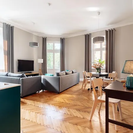 Kochanowskiego Family * Cracovia